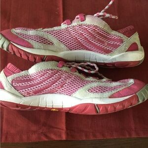 Merrell Women’s Pace Glove Barefoot Running Shoes Sz 9.5 Vibram Sole